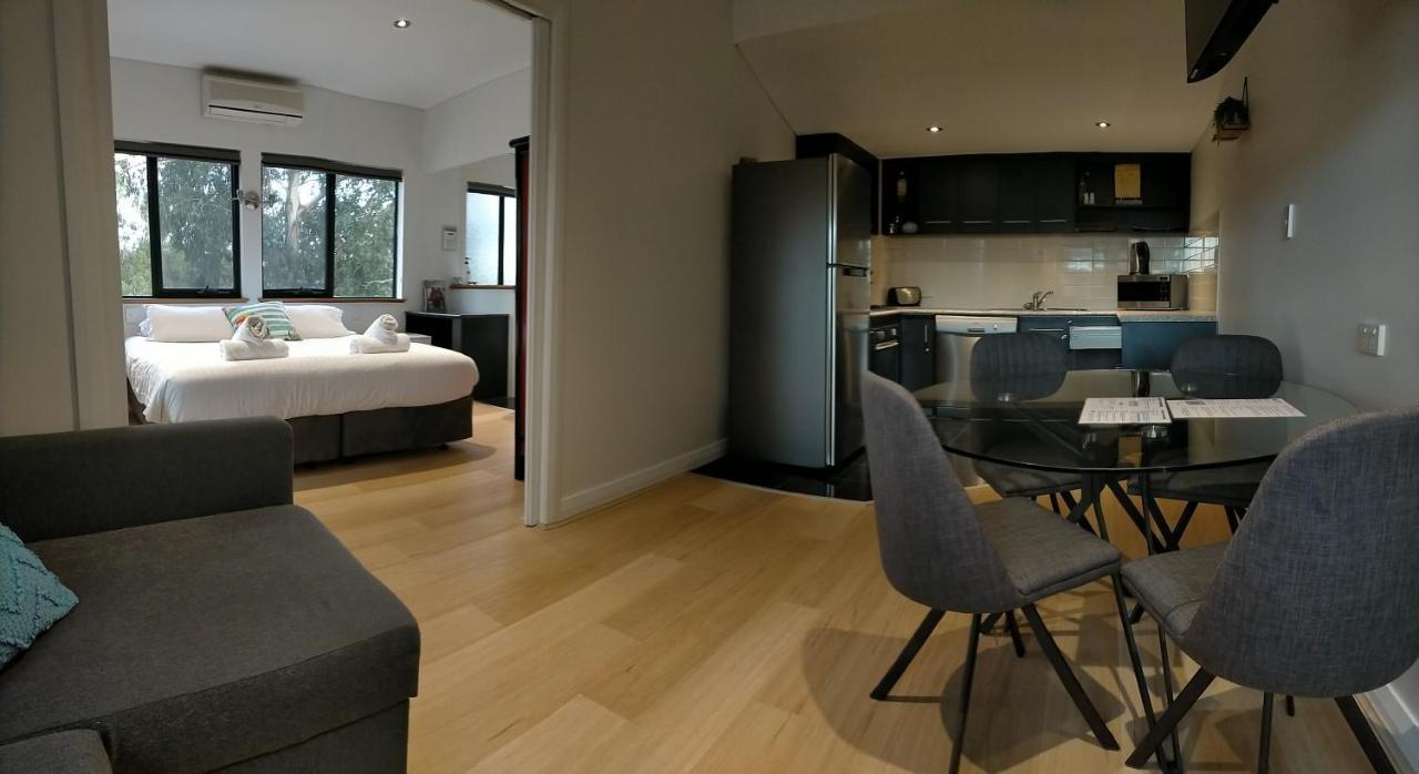 Dunsborough Apartments & Suites Екстериор снимка